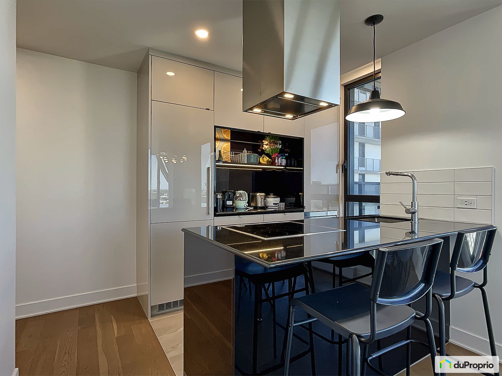 1716 1 Boulevard De Maisonneuv — photo 3