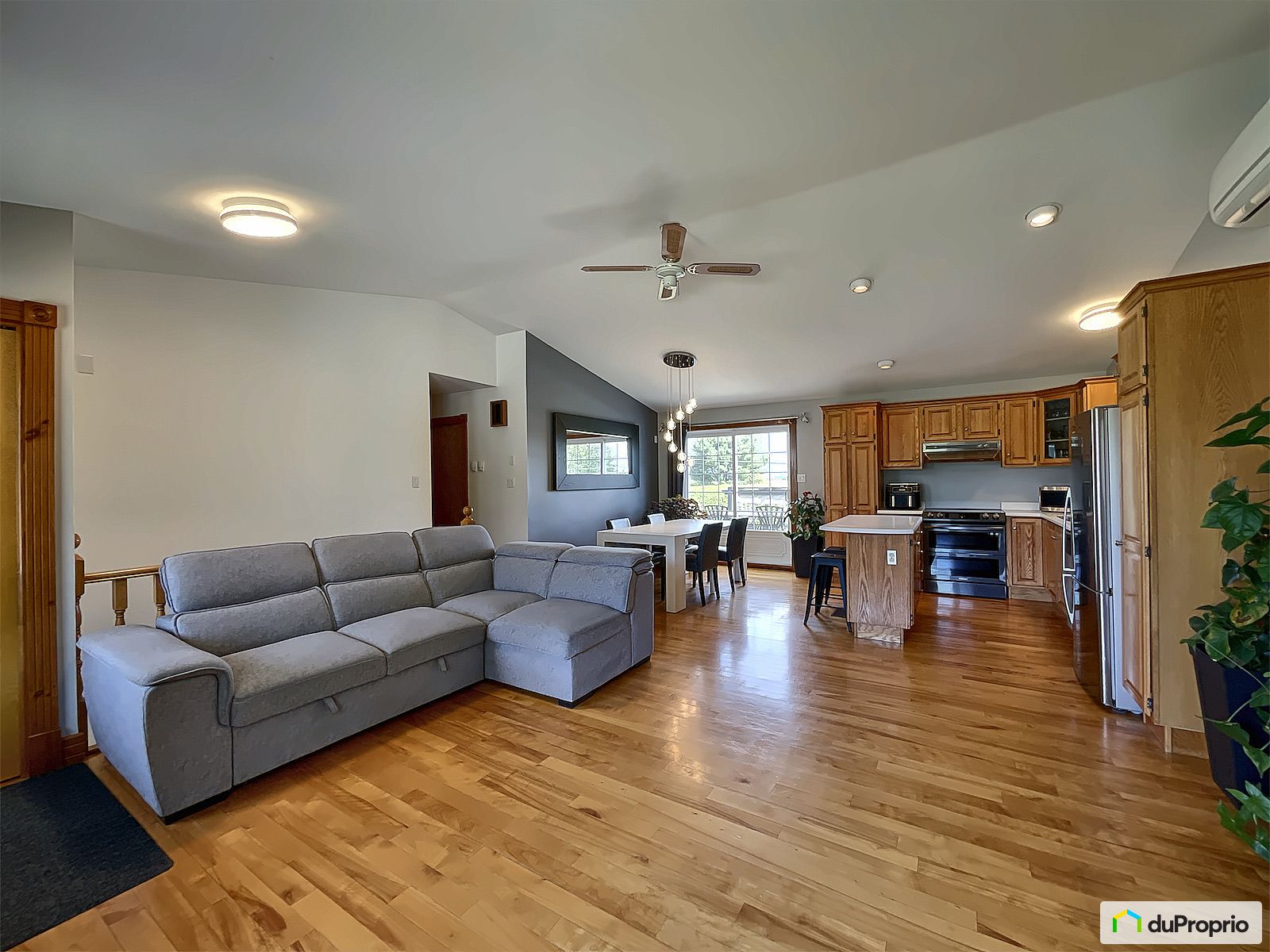 760 Rue Lafond — photo 2