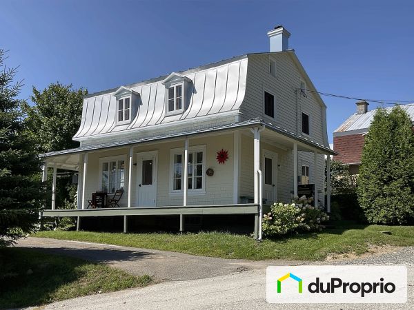 145, rue Laquerre, St-Casimir à vendre
