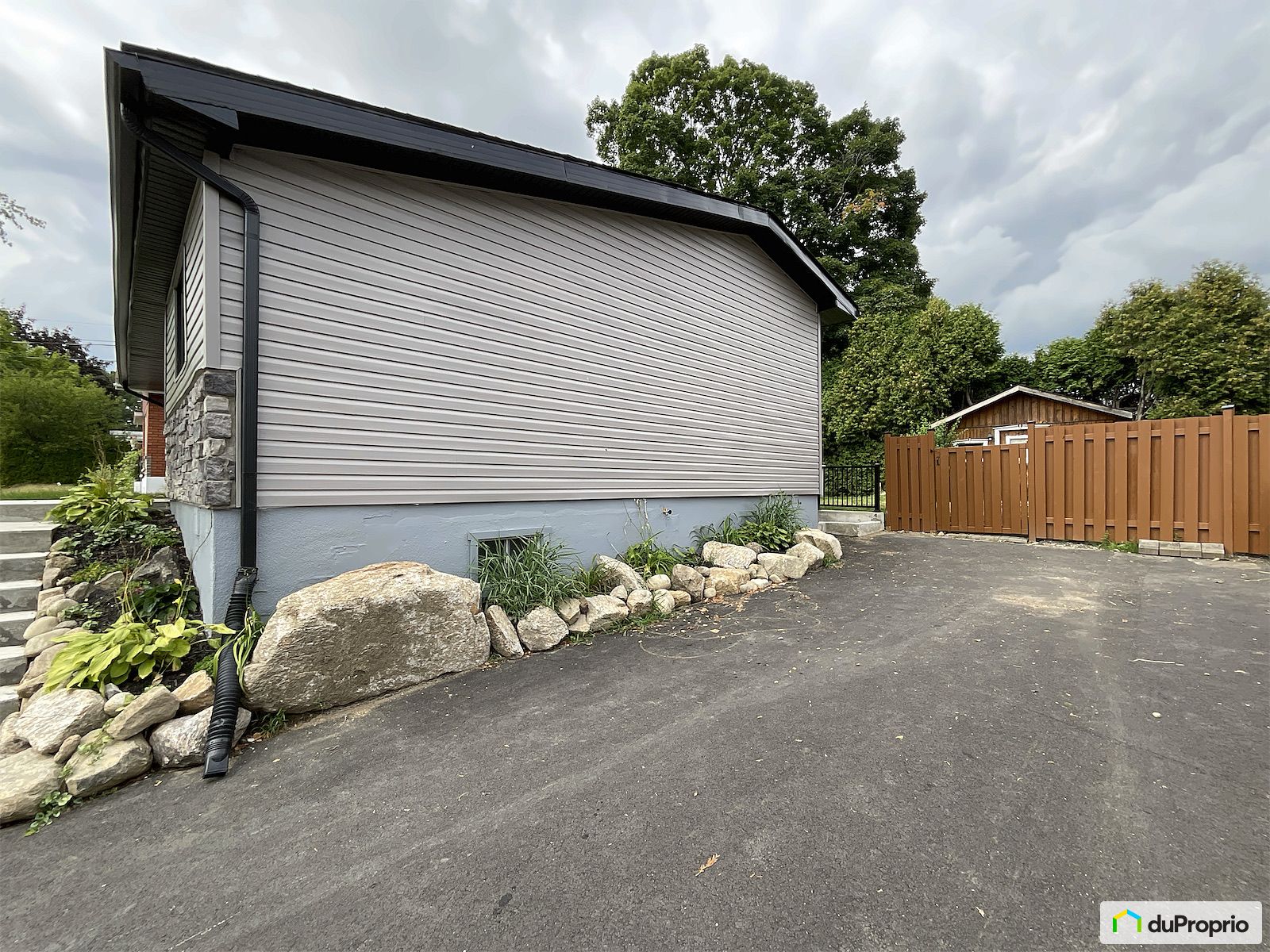 697 Rue Bran — photo 3