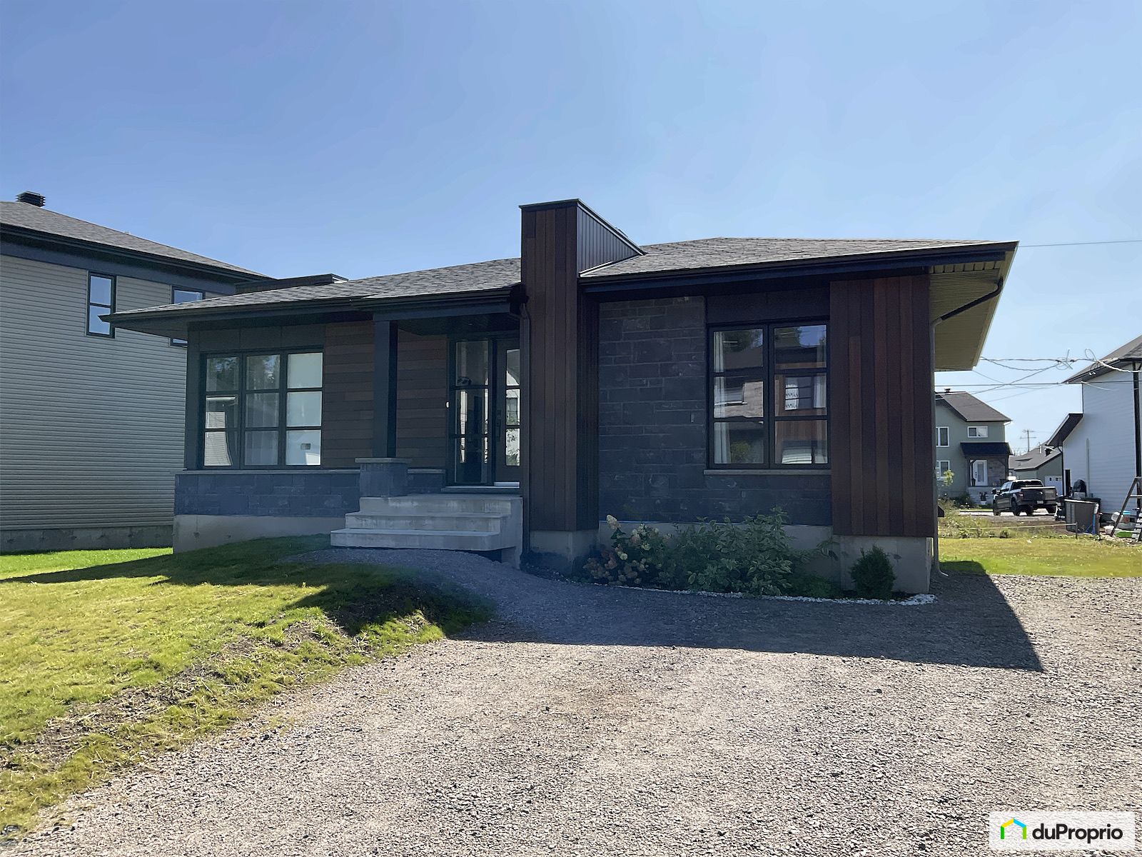 172 Rue Robert Laplante — photo 1
