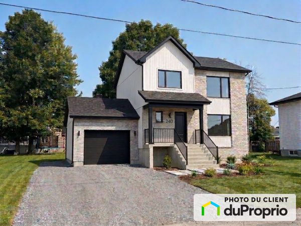 240, rue des Martinets, St-Germain-De-Grantham à vendre