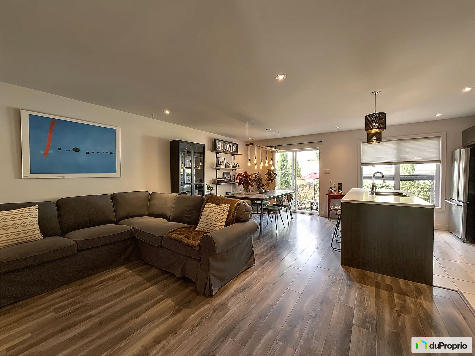 135 Rue Frontenac — photo 3