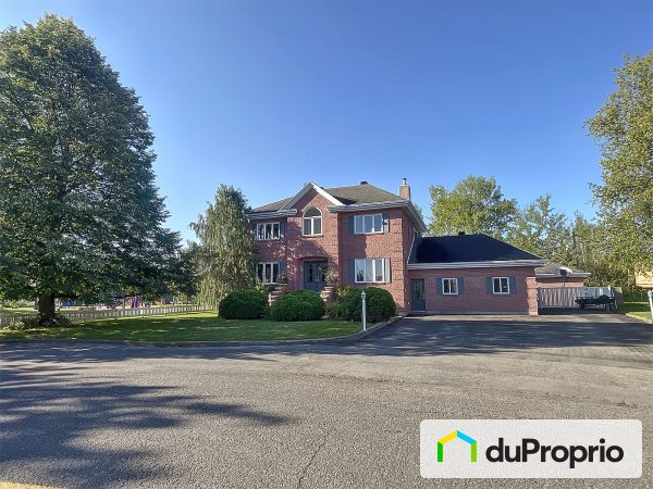 66 croissant  Varin, St-Joseph-Du-Lac for sale