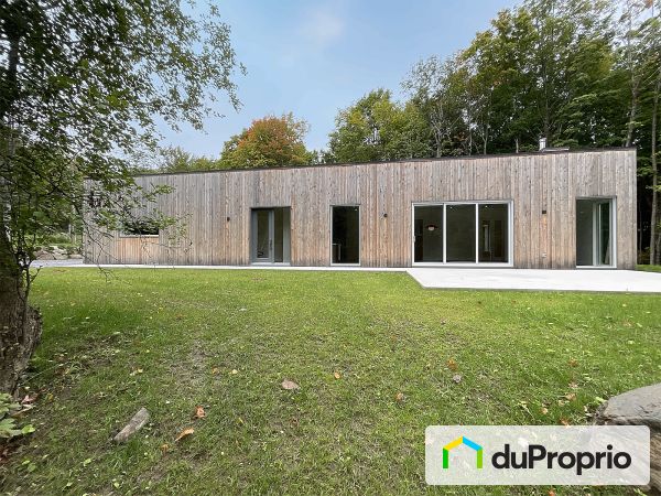 8, rue des Orchidées, St-Joachim-De-Shefford à vendre