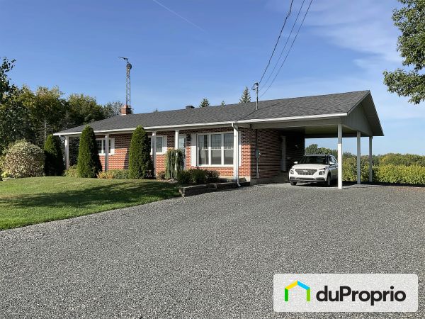 921 rue du Moulin, St-Nazaire-D'Acton for sale