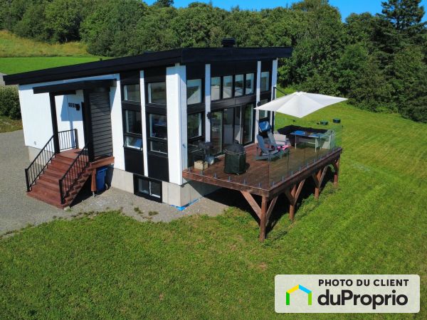 Vue aérienne - 105, rue Chapados, Paspebiac à vendre