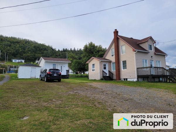 25, boulevard Perron Ouest, Ste-Anne-Des-Monts à vendre
