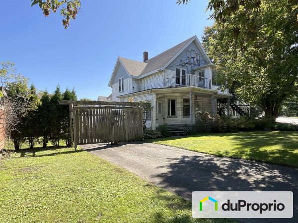 713, rue Claude-de-Ramezay, Marieville à vendre