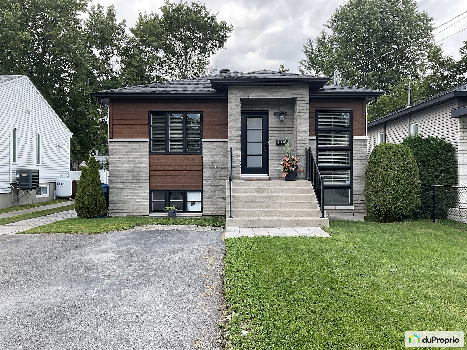 217B 15E Avenue — photo 1