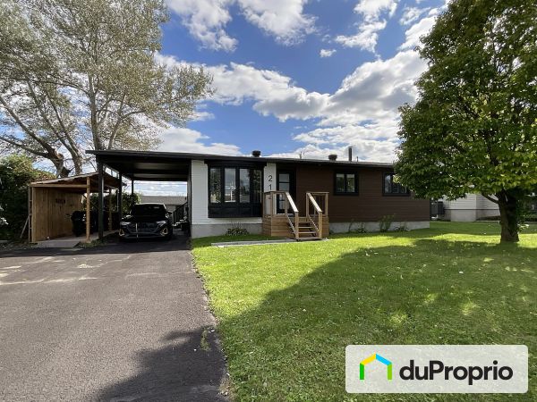 213 rue Deland, St-Jean-sur-Richelieu (L'Acadie) for sale