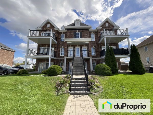 2190 rue de la Salamandre, Ste-Marthe-Sur-Le-Lac for sale