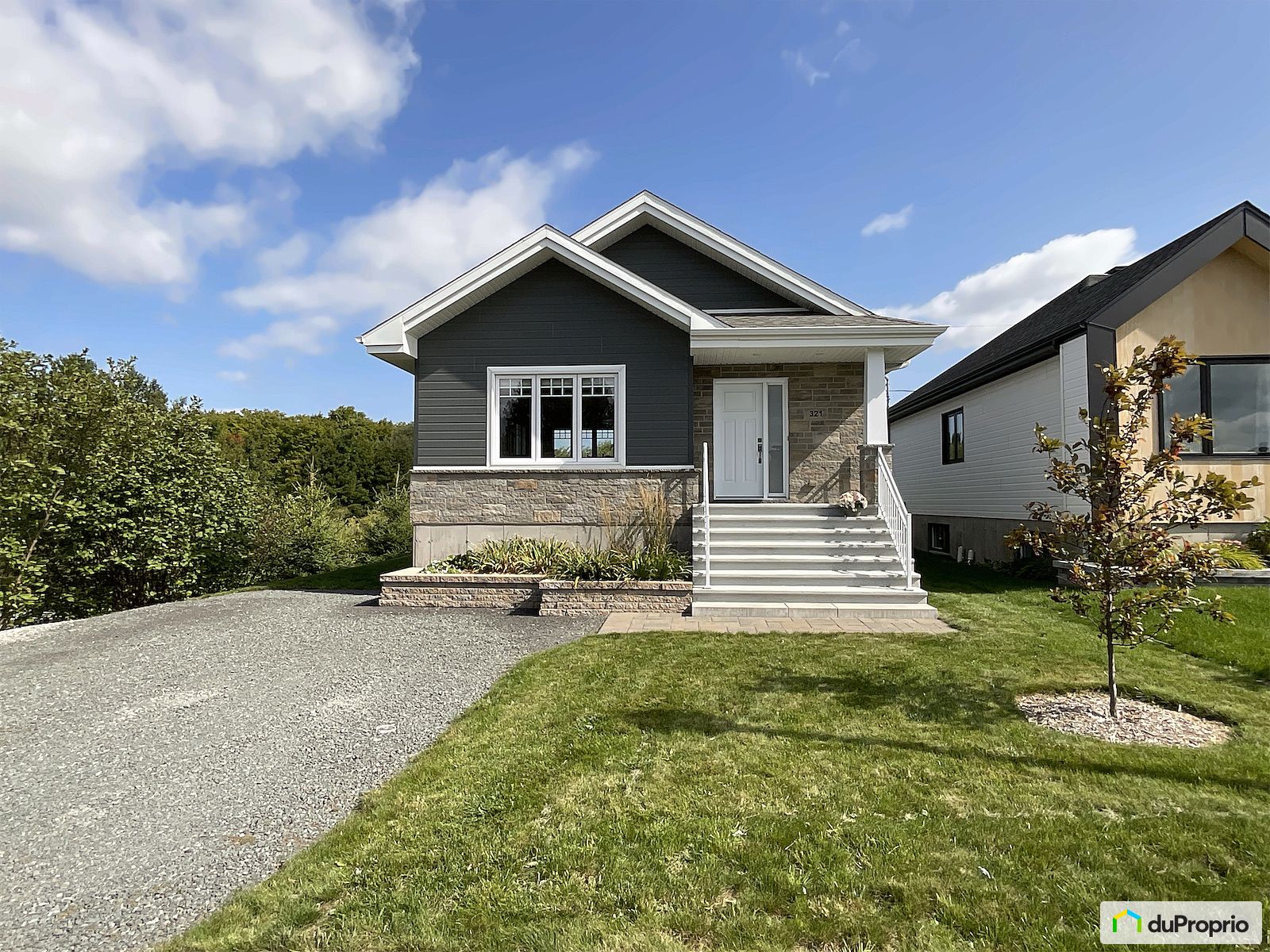 321 Rue Joseph Lambert — photo 1