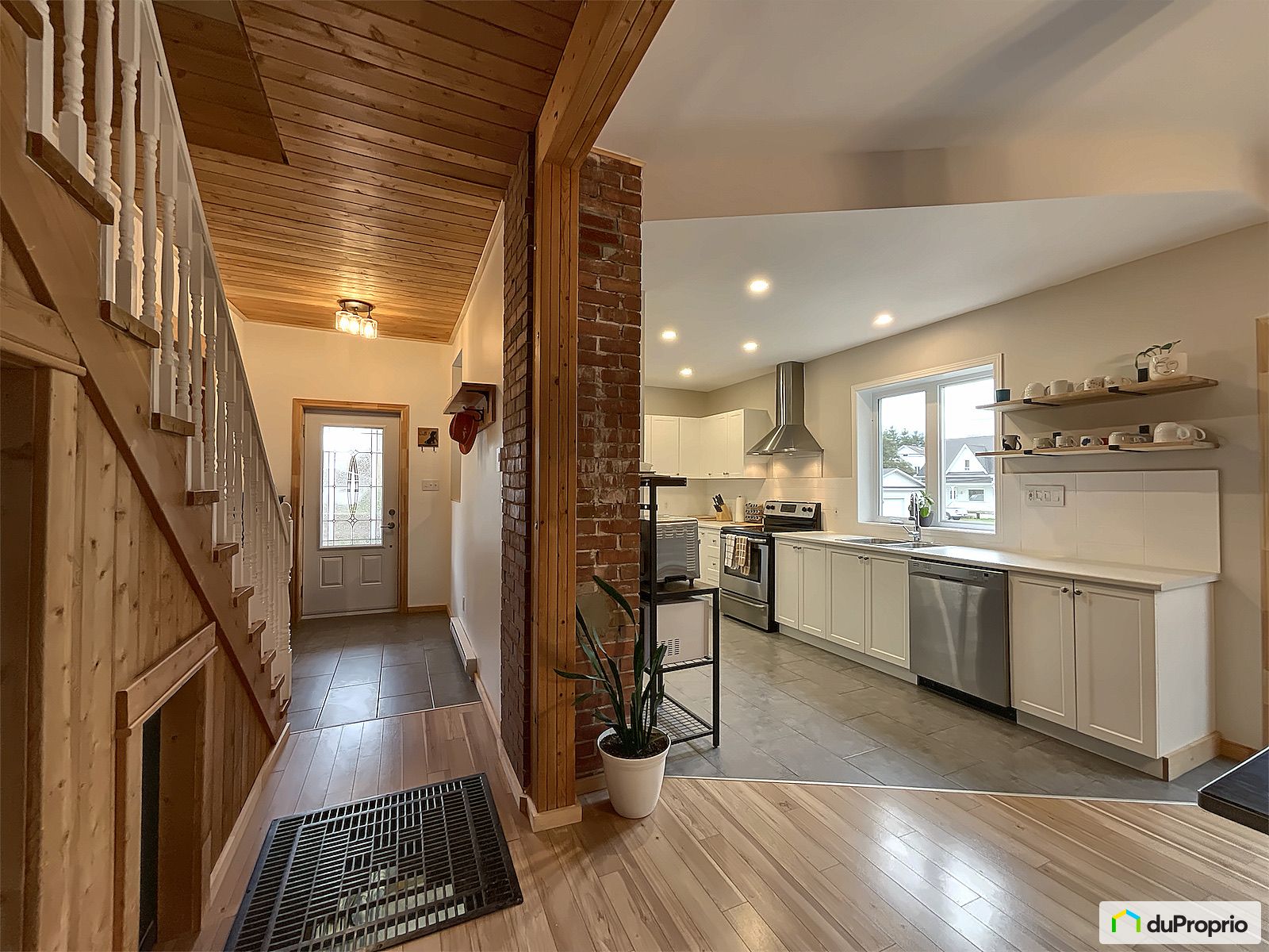 44 Rue Saint Laurent — photo 2