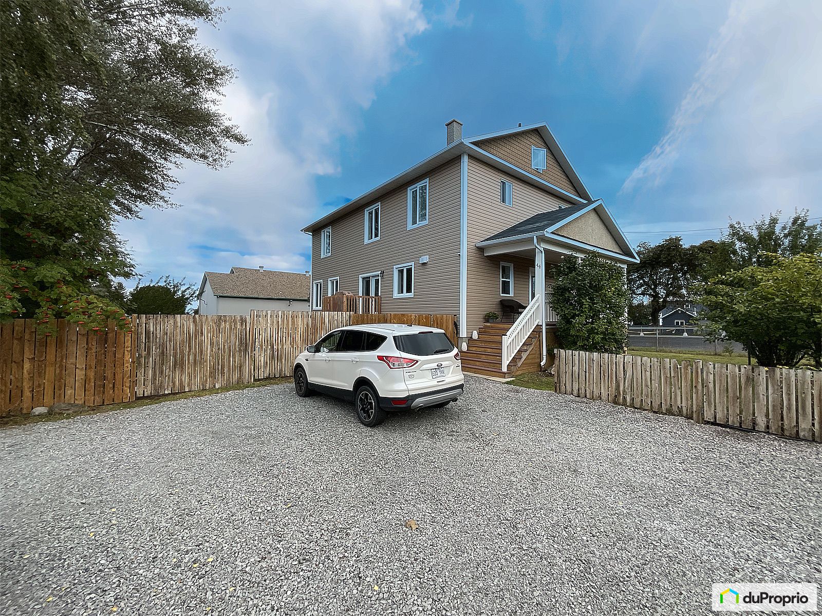 44 Rue Saint Laurent — photo 1