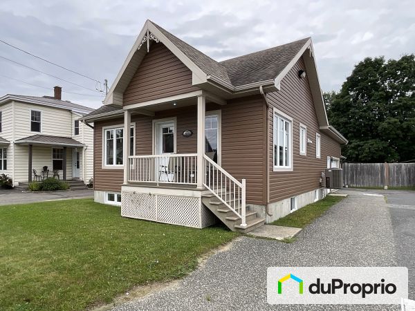 1201 rue Principale, St-Albert for sale