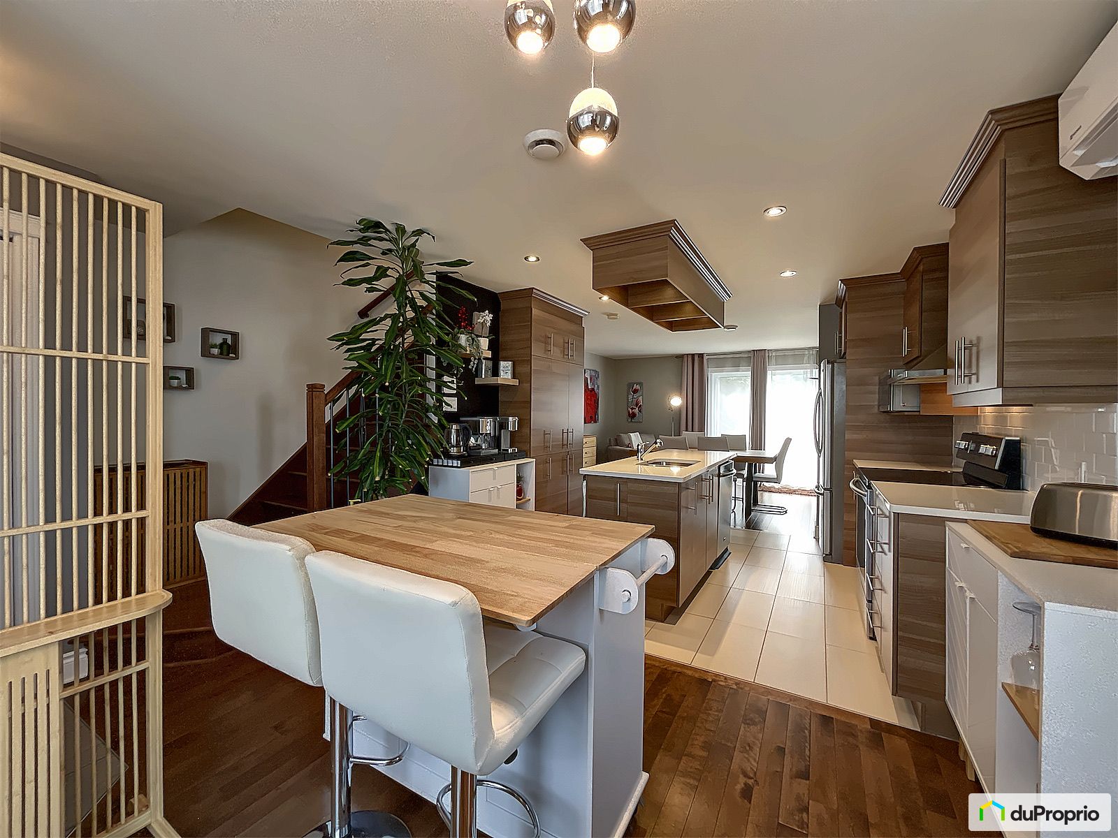 2584 Boulevard Ivanier — photo 3