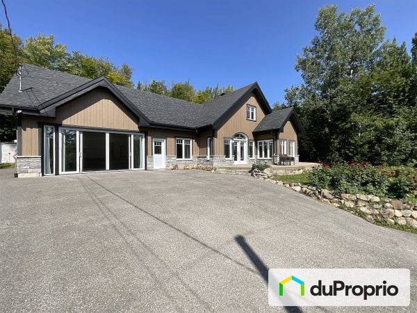 646, chemin du Lac-Bell, St-Elie-de-Caxton à vendre