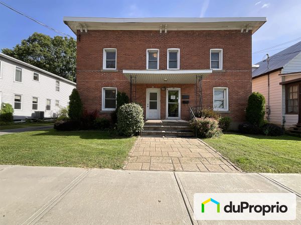 11-13, rue Bridge, Ormstown à vendre