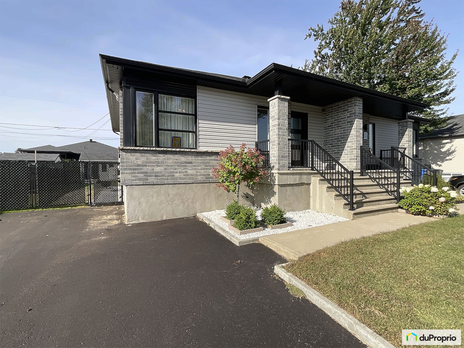 334 Rue De La Source — photo 1
