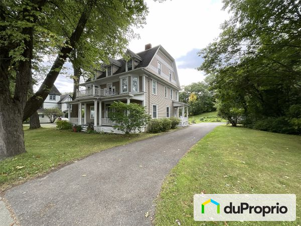 1296 rue Main, Ayer's Cliff for sale