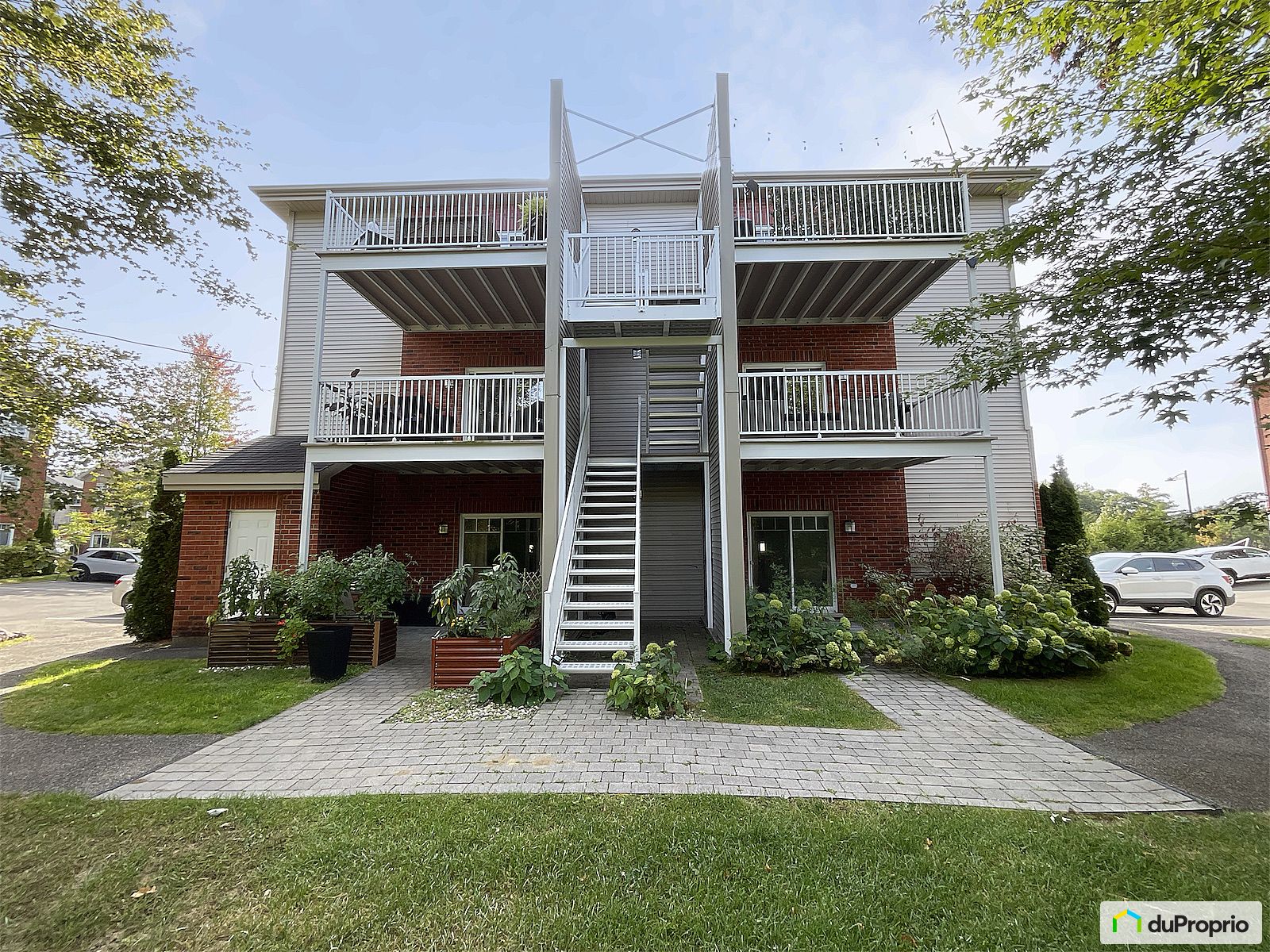 301 660 Boulevard De La Salett — photo 3