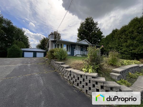 158 rue Verret, Coaticook for sale