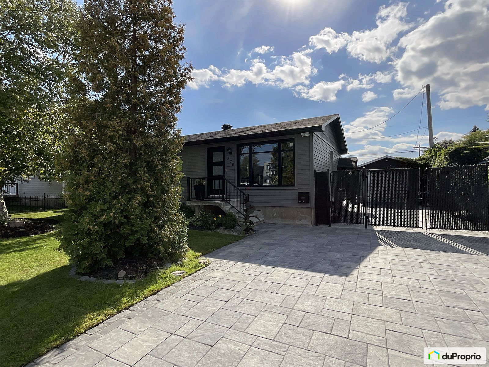 370 Rue Armand Frappier — photo 1