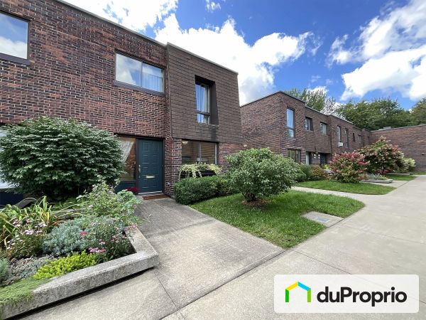 425 place Chaumont, St-Lambert for sale