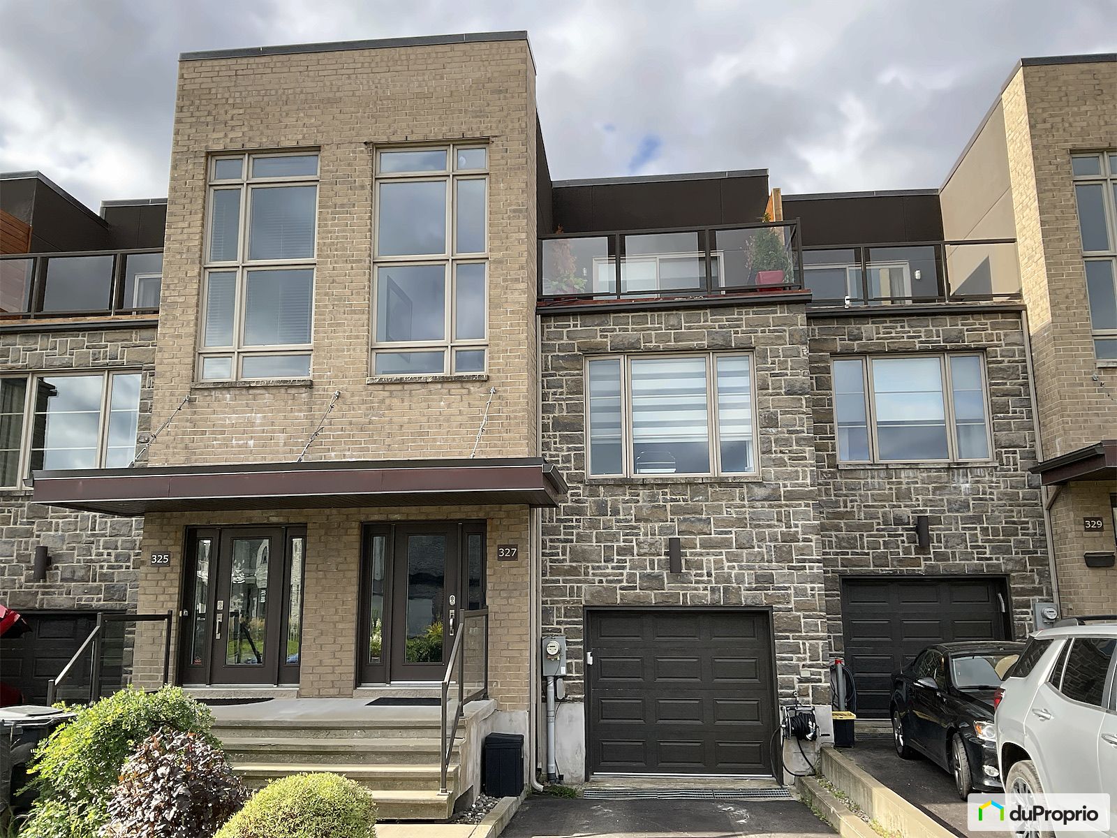327 Rue Des Pionnieres De Beau — photo 1
