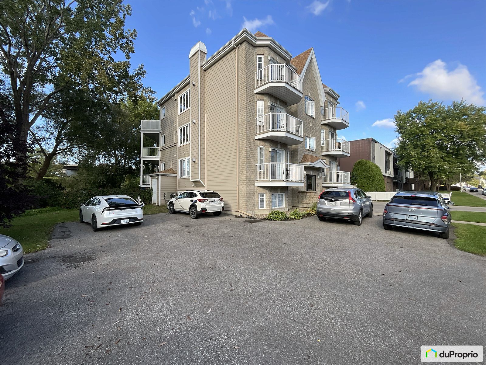 102 1 Rue Mainville — photo 3