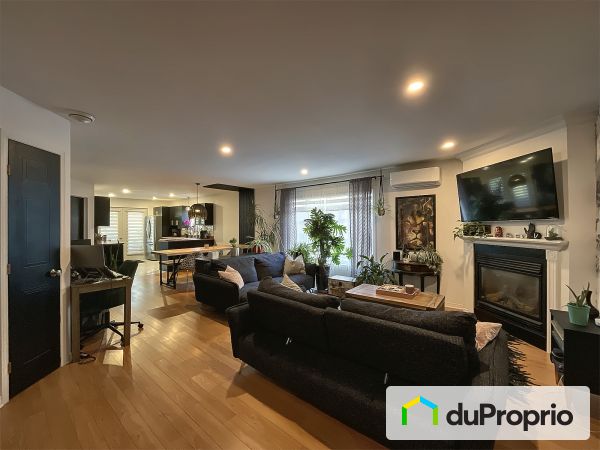 102-1 rue Mainville, Ste-Therese for sale