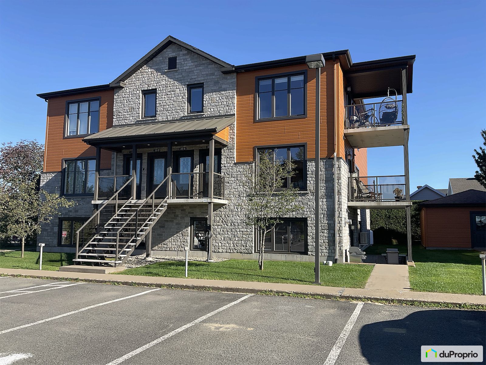 2 33 Rue Demers — photo 1