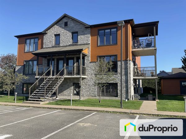 2-33 Rue Demers, St-Apollinaire for sale
