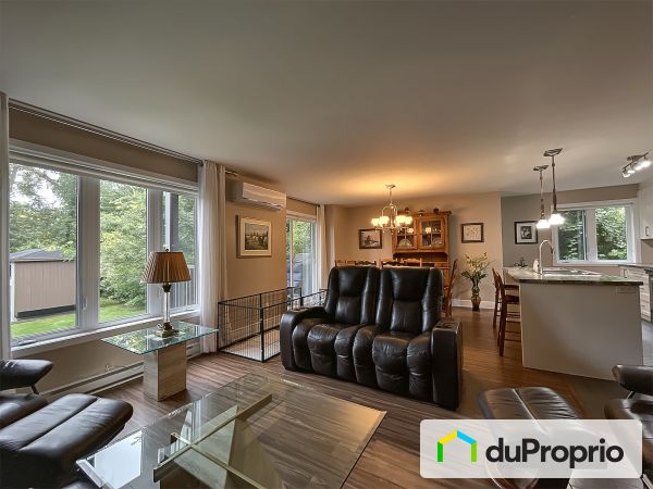 204-4137 rue Ouellette, Longueuil (St-Hubert) for sale