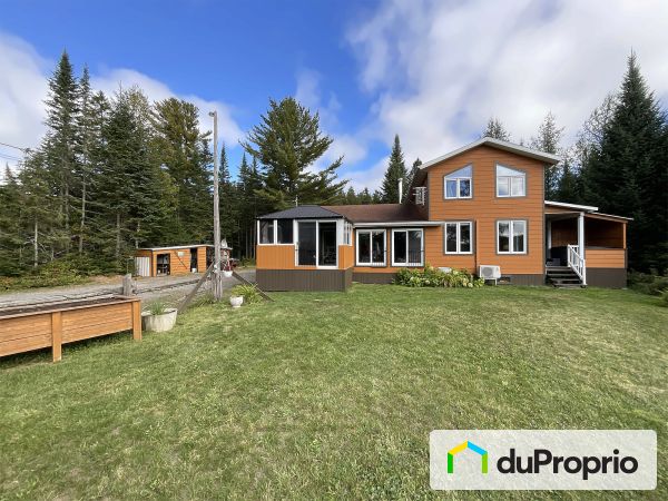 2 chemin de l'Orignal, Lac-Aux-Sables for sale