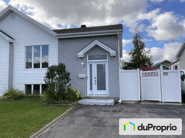 1323, rue Anne-Gagnier, La Baie à vendre