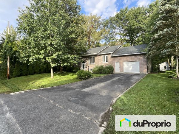 1780 rue des Amarantes, Carignan for sale