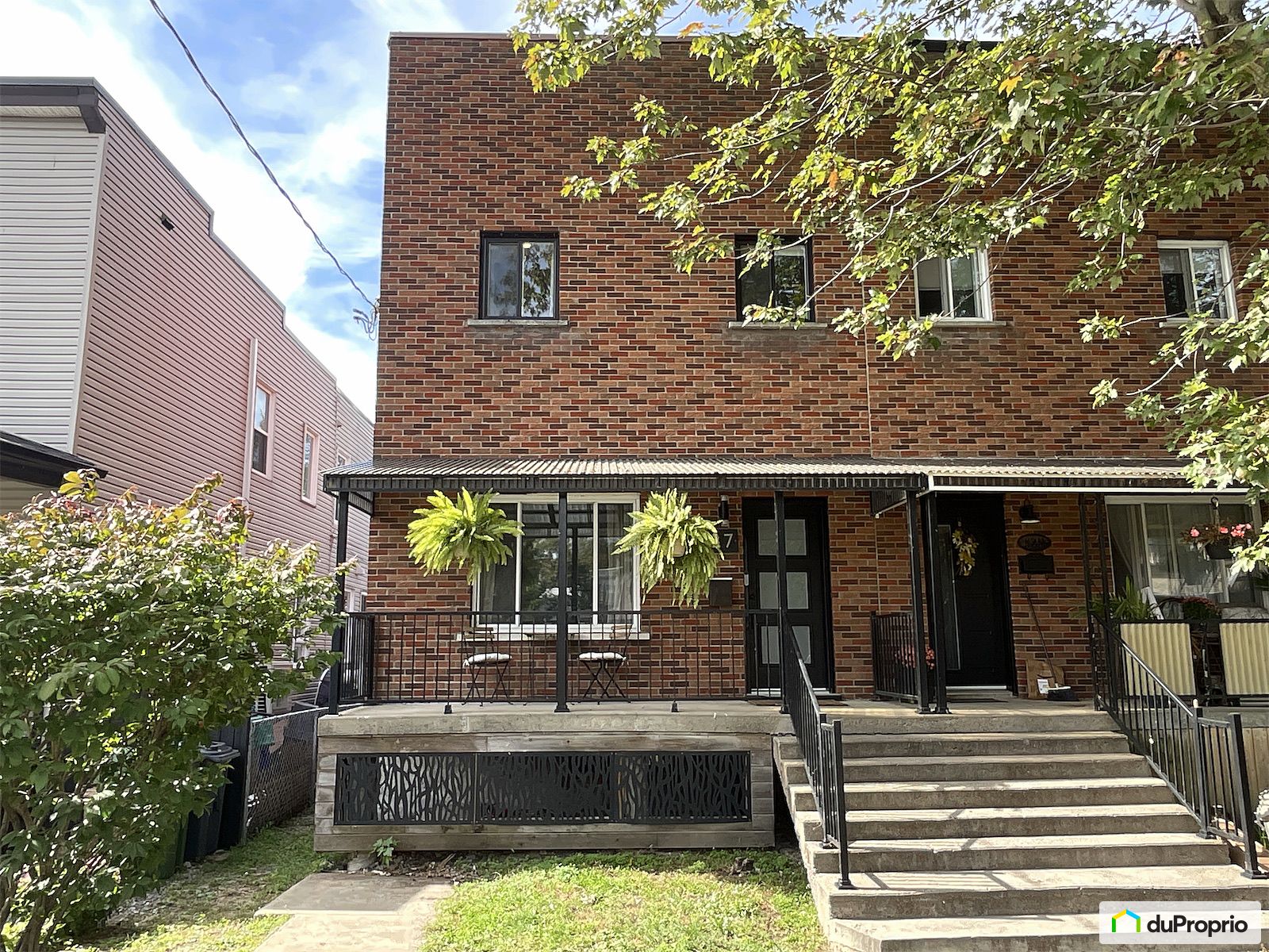 527 17E Avenue — photo 1