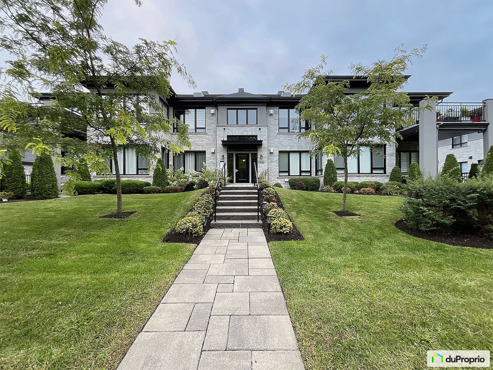 204 3275 Rue Jean Paul Lemieux — photo 1