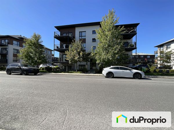 204-3845 rue Emma-Collin, Longueuil (St-Hubert) for sale