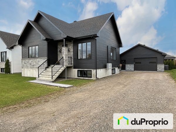 3286 rue des Parulines, La Baie for sale