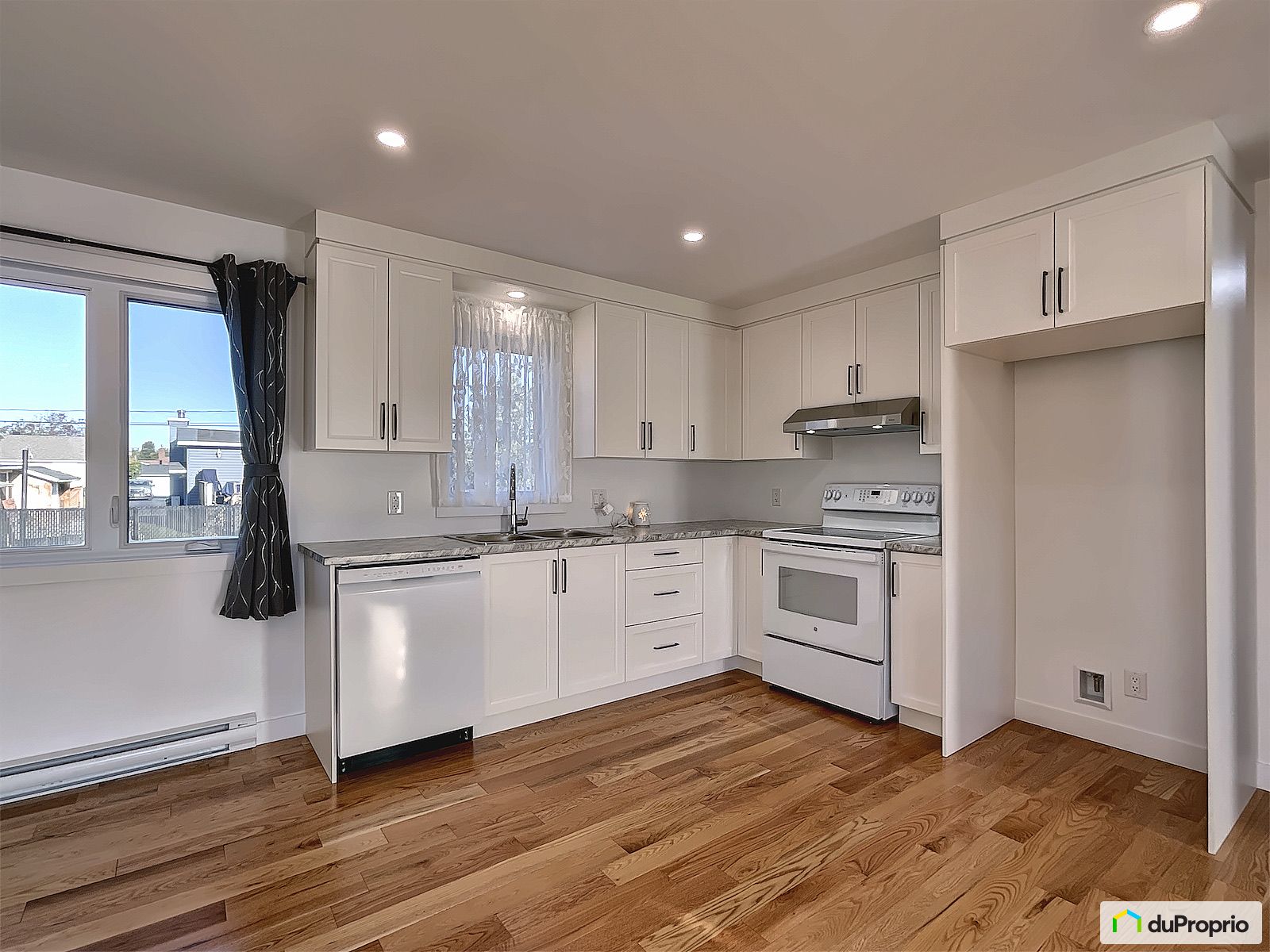 4720 Rue Poulin — photo 2