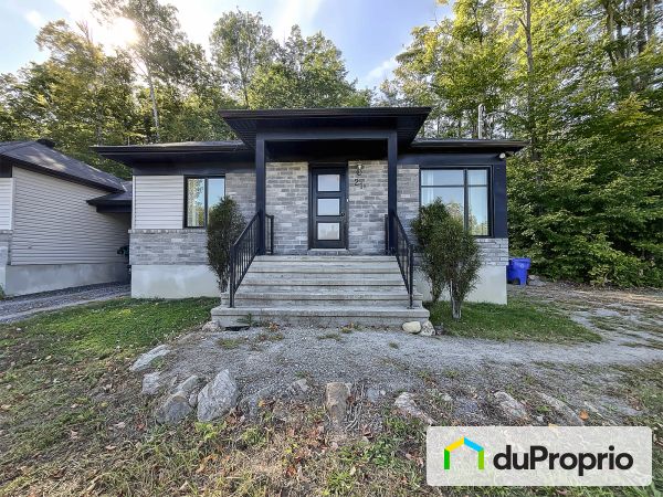 21 B rue Adonis, Val-Des-Monts (Perkins) for sale
