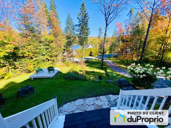 Patio - 122 chemin du Bord de l'Eau, Lac-Beauport for sale