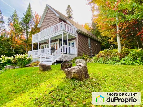 Vue côté - 122, chemin du Bord de l'Eau, Lac-Beauport à vendre