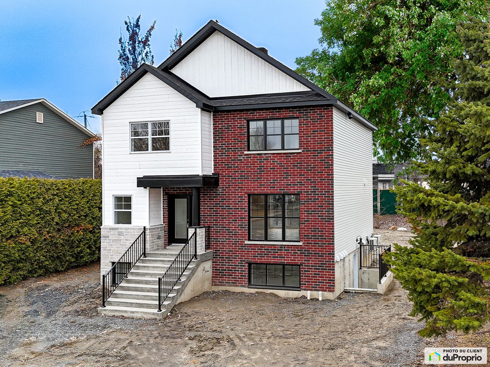 398 400 Rue Jacques — photo 1