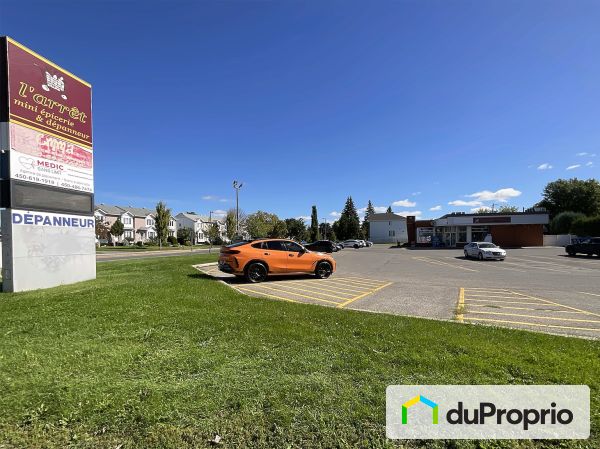 4125, boulevard Saint-Laurent, Ste-Catherine à vendre