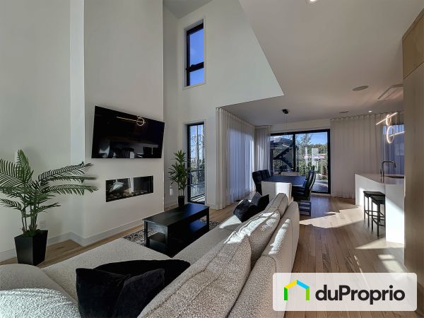 Salon - 60, avenue des Pionniers, Ste-Julie à vendre