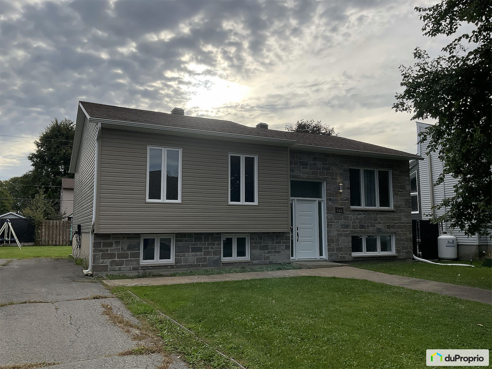 425 Rue Leonard Ethier — photo 1